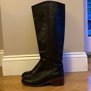 Tory Burch Black Leather wide-calf boots